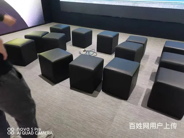 深圳出租桌面镜桌子宴会椅指示牌一米线沙发茶几铁马 - 图片 3
