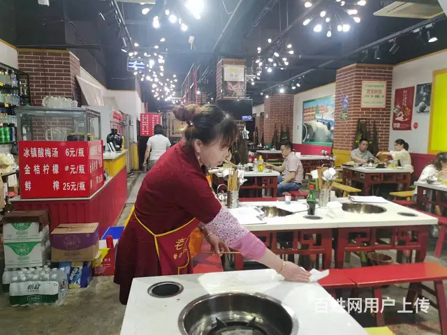 （达州铺源网）市内马蹄街300㎡串串店转让 - 图片 2