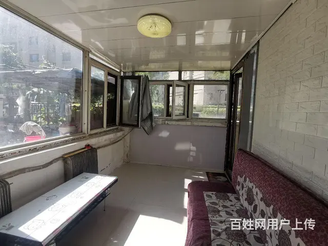 鹏程新希望二期一楼带小院，月租800，领包入住 - 图片 1