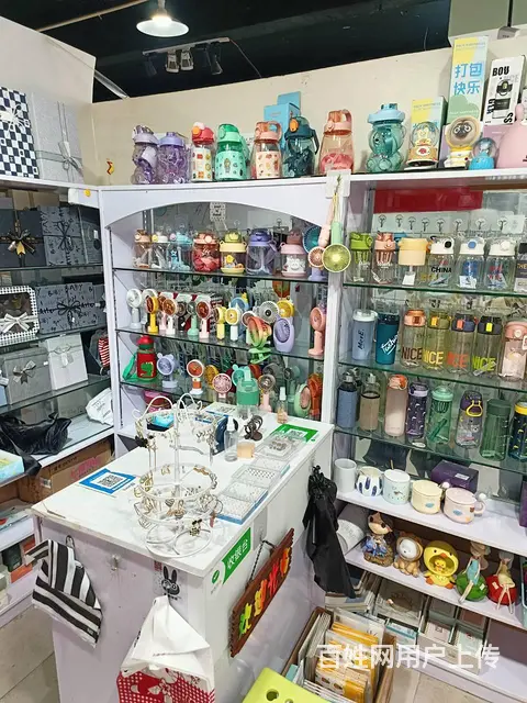 1058职业技术学院二楼商场内精品店转让 - 图片 2