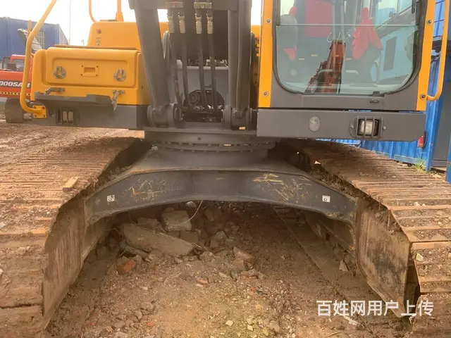 低价出售精品二手挖掘机沃尔沃210，手续全包送急转 - 图片 4
