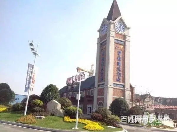 地产十强,三面环水景观别墅,总价200万双拼别墅 - 图片 1