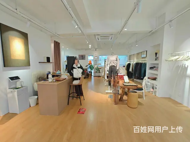 （易转介绍）义乌客流量大全新装修服装店转让 - 图片 3