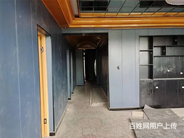 【同城搜铺网免费找店】  南门口310平空铺出租 - 图片 3