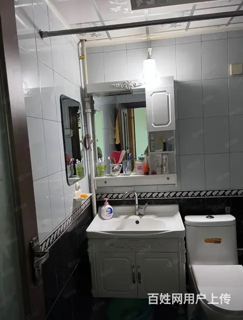 拎包入住市中心三室两厅一位三楼（市中心 - 图片 8