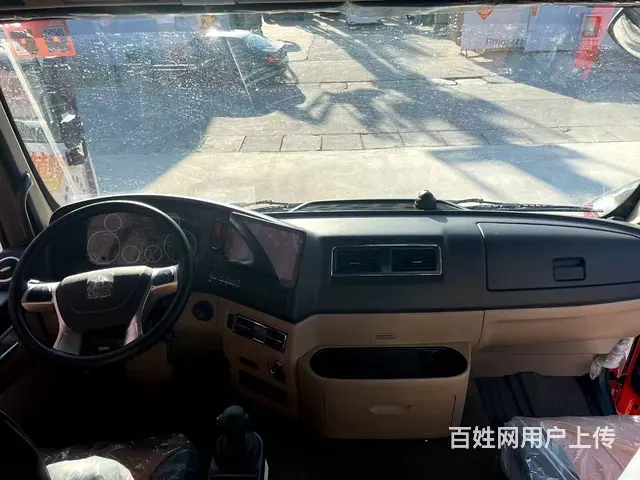 重汽豪沃 国五新车未上路:7.8米前四后四冷藏车 - 图片 7