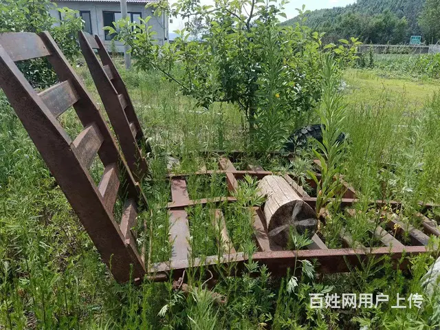 拉水稻收割机的拖板 - 图片 2