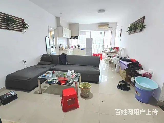 拱北关口艺丰大厦电梯精装一房一厅出租，租价2500，近关口 - 图片 1