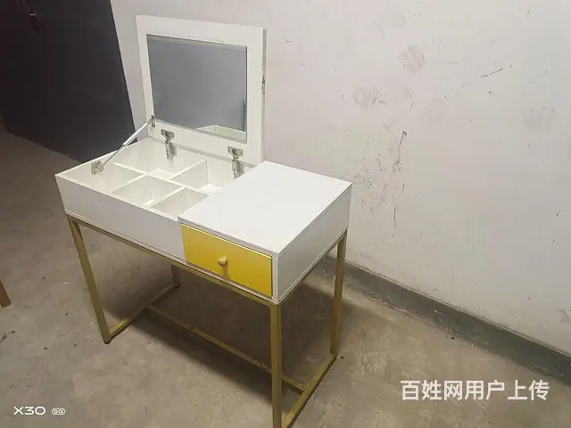 梳妆台 - 图片 1
