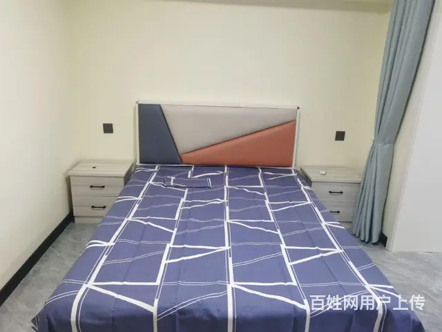 大世界附近2楼，一室精装修独立卫生间月租1200，包物业网费 - 图片 1