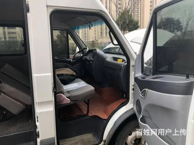依维柯短轴6坐私家车国四排放包过户支持分期 - 图片 5
