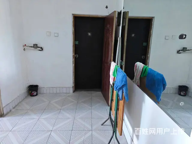 通天社区七楼两室出租， 简单装修 - 图片 3