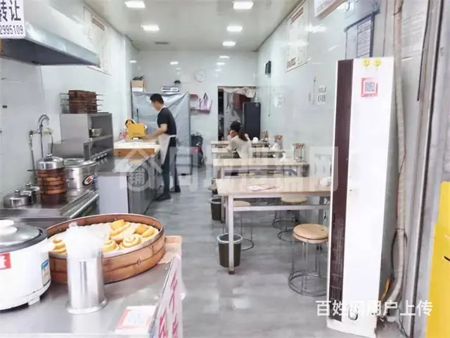 （同城搜铺网）市内荷叶街40平小吃店转让 - 图片 1