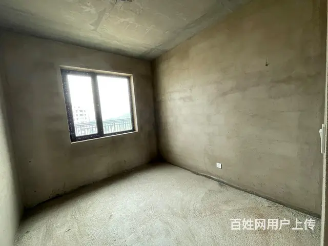 中央公园C区14楼，128平，三室二厅二卫，毛坯。86万过户 - 图片 3
