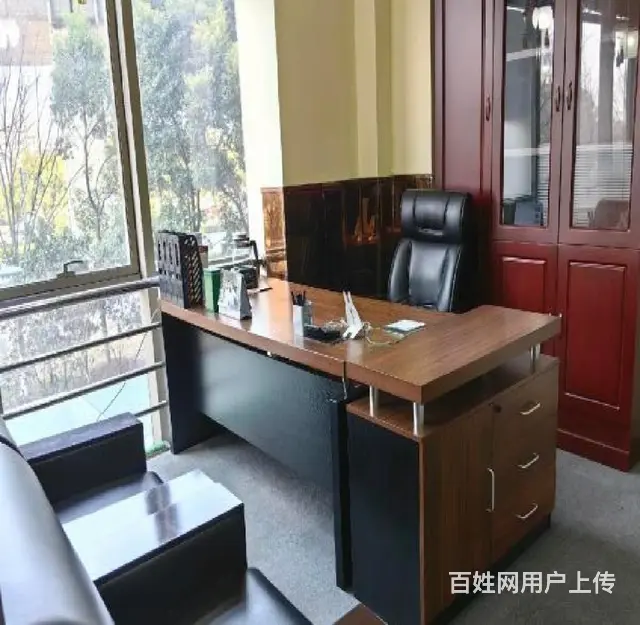 房东直租 兆丰路地铁口 110平办公出租 精装带办公家具 - 图片 4