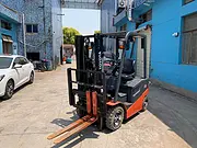 丰田新款1.5吨四轮电动二手叉车 进口二手电动叉车个人出