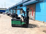 丰田1.5吨三支点电动叉车，仓库堆高4米二手叉车