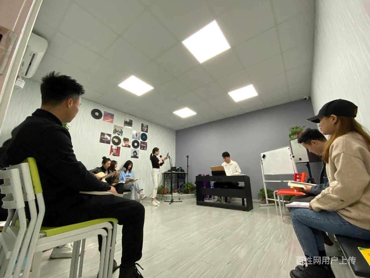 襄阳学习唱歌哪里有专业的培训学校,包教会