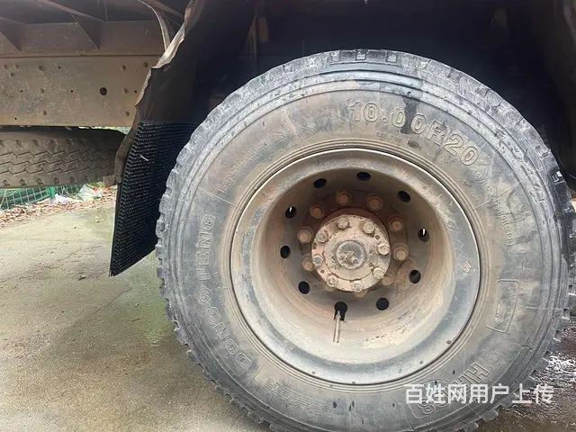 二手徐工吊机6.3吨国四随车吊17年带保险个人便宜 - 图片 4