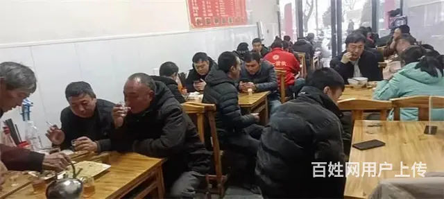 【同城搜铺网免费找店】二街南门口60平餐馆转让【可空转】 - 图片 1