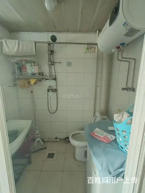 楼层好 位置好 水泥社区 普通住宅 简单装修 - 图片 1