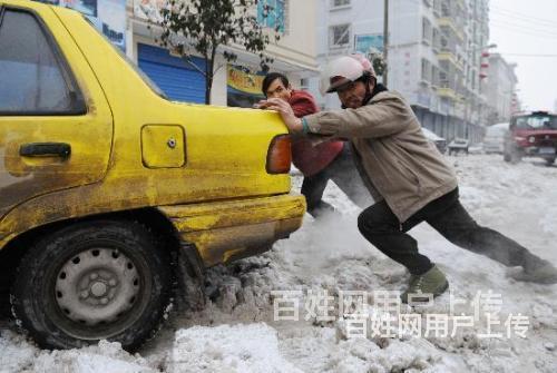 潼南区汽车救援拖车电话丨潼南区道路救援公司电话的图片