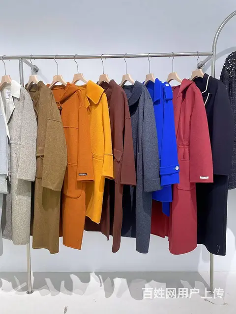 武汉盛依服饰苏图品牌冬季双面大衣上新折扣女装 - 图片 4