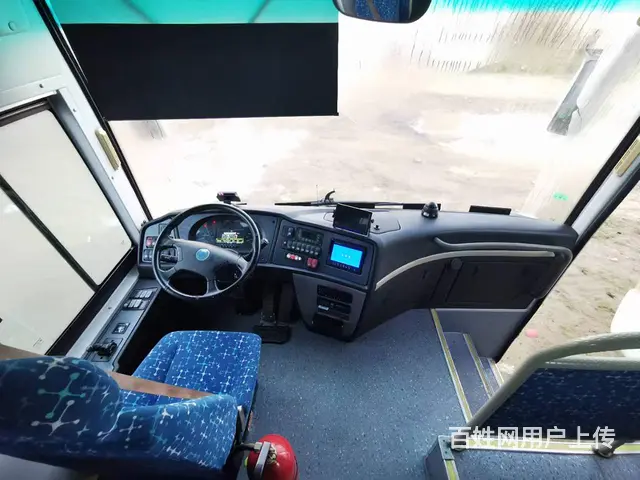 50座气囊中门带电池加热上海申龙旅游车 - 图片 4
