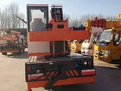 蓝牌5吨吊车 箱体大架 变形金刚吊车价格