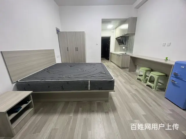 临港 精装公寓 近四中 家家悦楼下 免费停车 - 图片 2