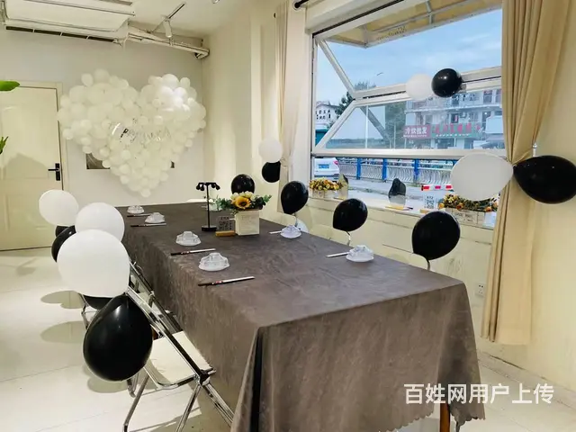 0050淮河路新城国际对面一网红餐饮店转让 - 图片 5