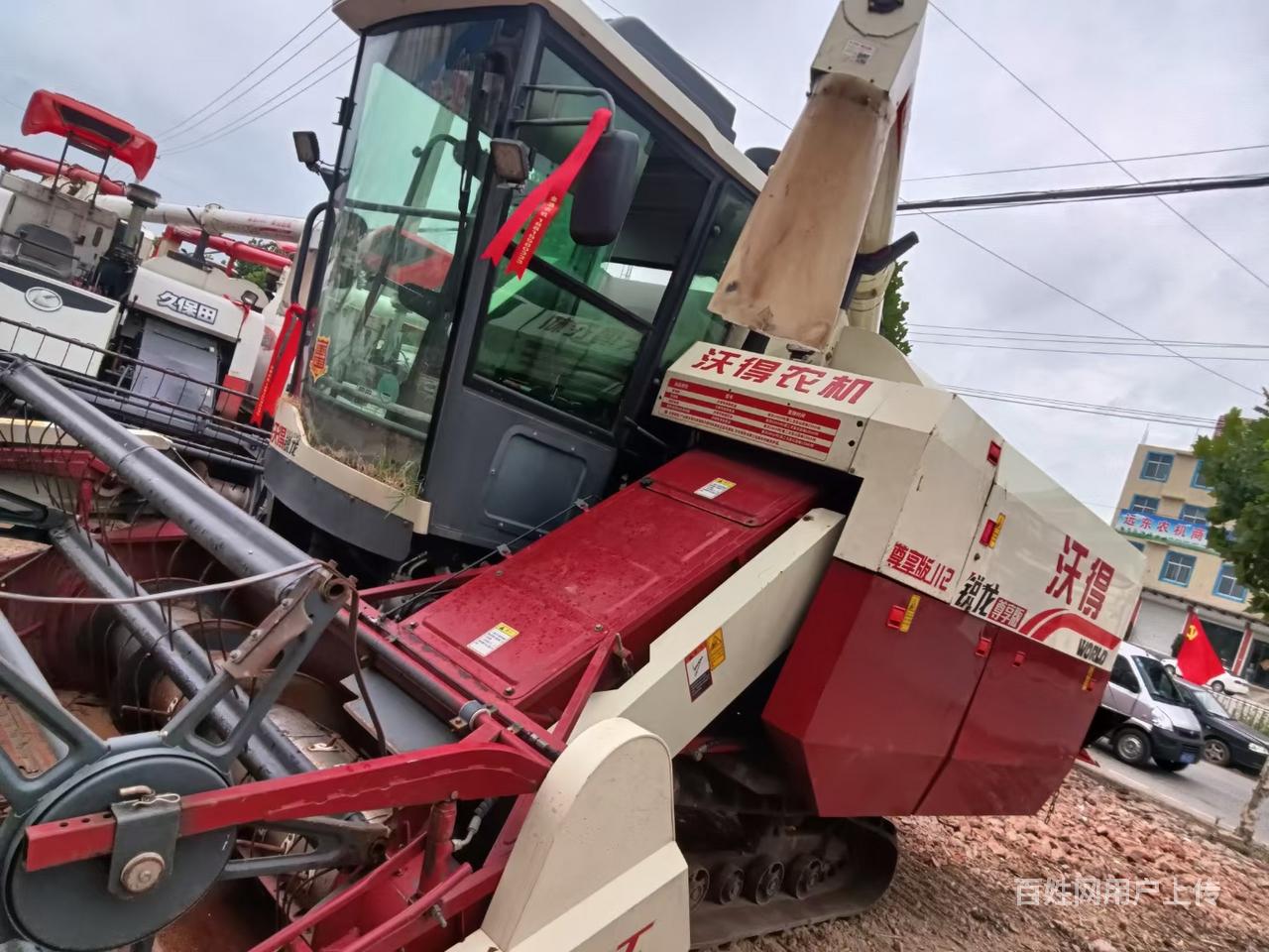 19年精品久保田758收割机,手续齐全
