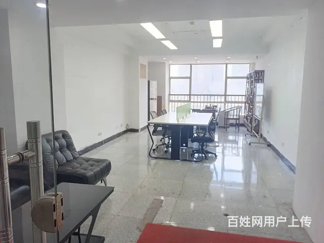 五一广场五一新干线55平工作室 - 图片 1