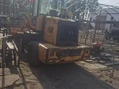 卖13年20铲车