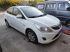 现代 瑞纳 2010款 瑞纳-三厢 1.4 手动 GLS 豪