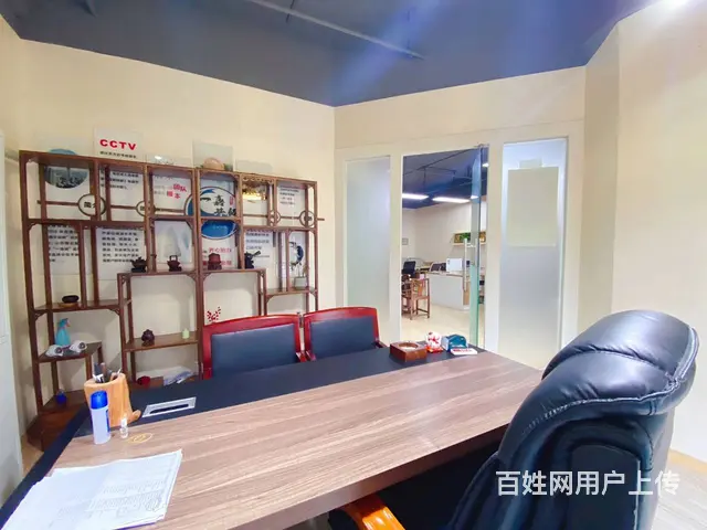 万达广场117方 房东直租 无中介费 精装带办公家具 随时看 - 图片 3
