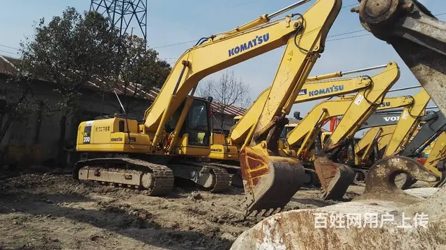 小松130、200和220等二手挖掘机低价出售 - 图片 9