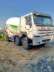 常年收售二手车，现有豪沃搅拌车，国五大20方