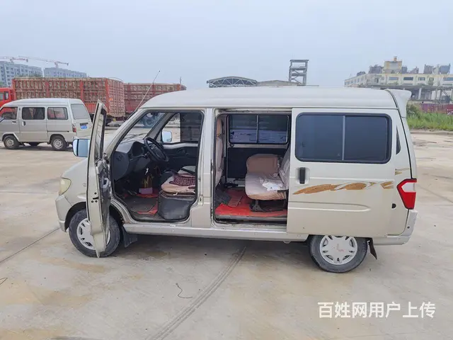 自己使用板正的一辆五菱之光面包车， - 图片 2