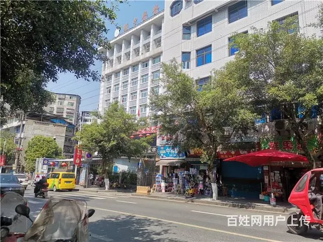(同城搜铺网免费找店）巴中平昌中医院旁70平餐馆转让 - 图片 1