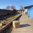 出租信都区西外环邢和公路南侧大院一处