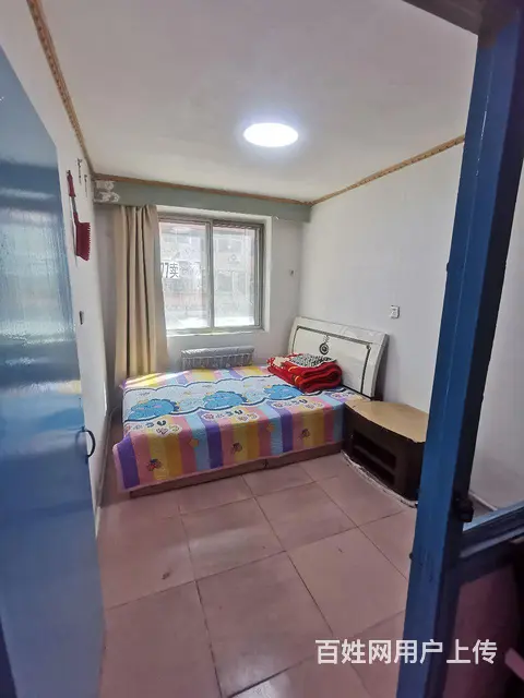 华龙小区二楼出租出售 - 图片 1