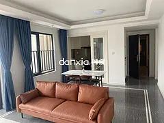 汇景广场旁自住装修四房出租 随时方便看房拎包入住 楼下有酒店