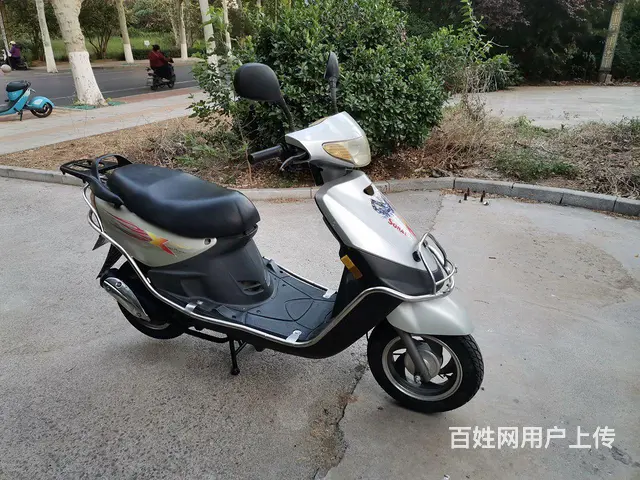 正宗台湾王野四冲80小踏板精巧好骑 - 图片 3