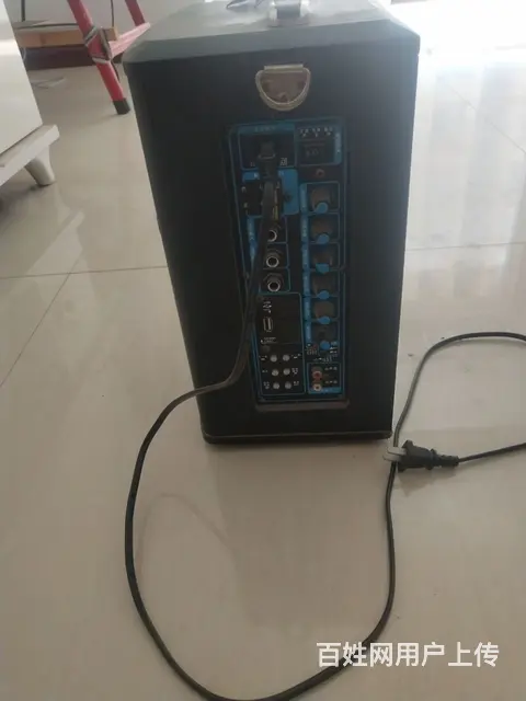 麦高音响7成新电瓶坏了，直充 - 图片 1