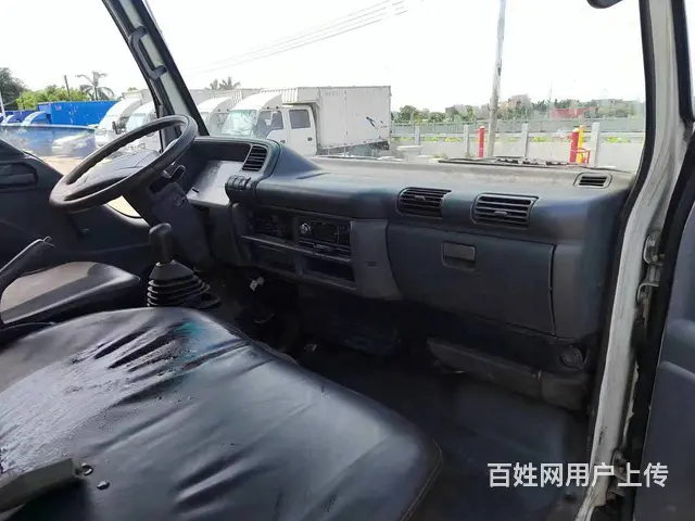 低价出售：五十铃6吨加水罐+设备一套 - 图片 7