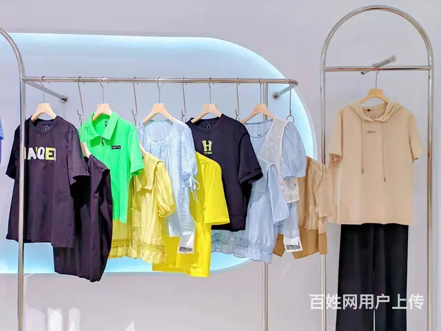 盛依服饰出品碧沁伊人24年夏季品牌卫衣女装折扣批发 - 图片 4