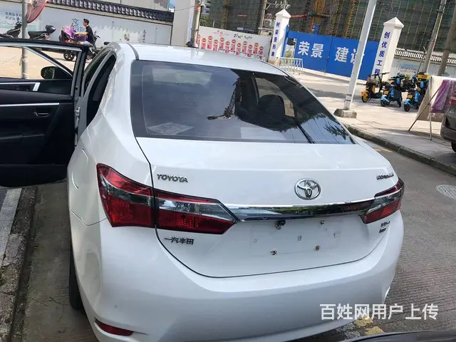 丰田卡罗拉 - 图片 1