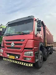 17年5月二手豪沃7.8米自卸车380马力个人一手