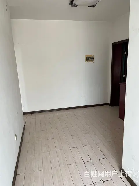 临江13号楼低价出售，私产大照，供热好，位置优越，交通便利。 - 图片 6